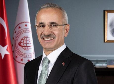 Bakan Uraloğlu: Trabzon Raylı Sistem Hattı ile şehrimizin ulaşım noktalarını birbirine bağlayacağız