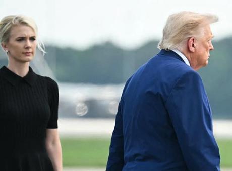Beyaz Saray'da 'istenmeyen kadın' krizi! Melania'yı çıldırtan gece: 'Gizli odada yakalandılar' Beyaz Saray'da 'istenmeyen kadın' krizi! Melania'yı çıldırtan gece: 'Gizli odada yakalandılar'