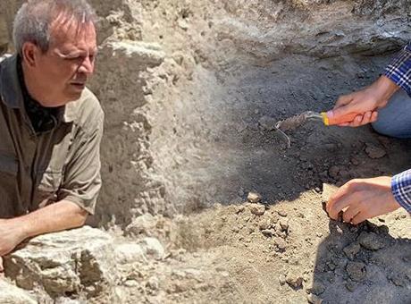 Çanakkale'de heyecan veren görüntü! Kazdıkça sır ortaya çıkıyor