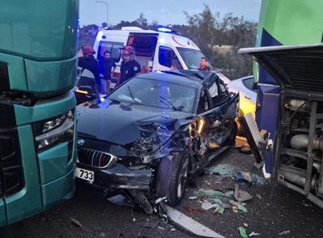 İstanbul-İzmir Otoyolu'nda zincirleme kaza! 11 kişi yaralandı