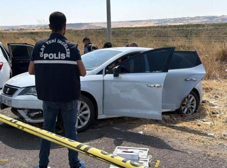 Diyarbakır'da dehşet! Eski eşini öldürdü, polis aracına çarptı, intihar etti