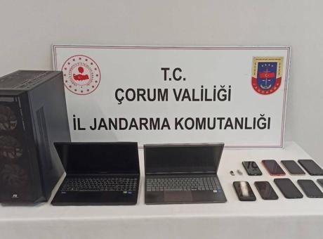 Sosyal medyada örgütlenme iddiası! Eylem senaryoları ve aşırılıkçı içerikler paylaşan 9 şüpheli yakalandı