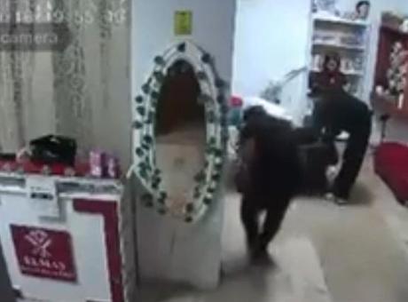 Şarj bahanesiyle yaklaştı! 15 yaşındaki çocuğa sözlü tacizde bulunan şahıs tutuklandı