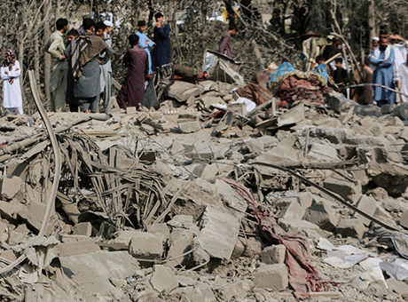 Sınır hattında gerilim tırmanıyor! Pakistan’dan Afganistan’a hava saldırısı: 28 ölü Sınır hattında gerilim tırmanıyor! Pakistan’dan Afganistan’a hava saldırısı: 28 ölü