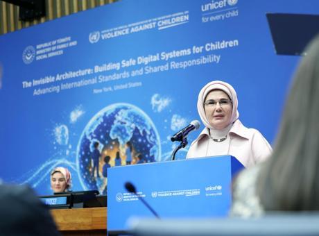 Emine Erdoğan, BM'de konuştu: 'Çocuklar, zihinlerine göz konulmuş hedef kitleye dönüştürüldü'