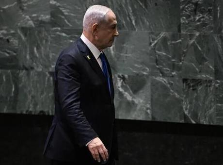 BM'de utanç günü! Tutuklanma emri olan Netanyahu salona hitap ediyor