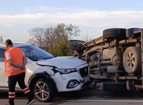Tekirdağ’da film gibi olay! İçinde çocuk varken otomobili kaçırdı: Önce yayaya, ardından 2 araca çarptı