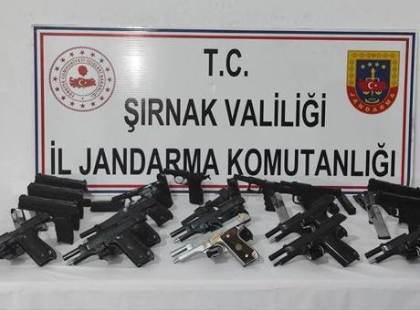 Şırnak’ta 3 tırda uyuşturucu ve silah ele geçirildi