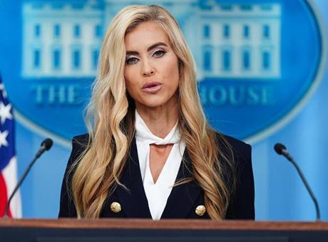 Trump'ın yeni sözcüsü Zacharia'dan ilk toplantıda büyük gaf! Herkes şaşkına döndü: 'Başkanım yani kocam' Trump'ın yeni sözcüsü Zacharia'dan ilk toplantıda büyük gaf! Herkes şaşkına döndü: 'Başkanım yani kocam'