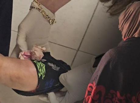 Dilencinin akılalmaz para saklama taktiği! Ekipler şaşkına döndü