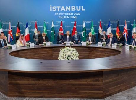 İstanbul'da İtalya'nın da katılımıyla düzenlenen R4+E3 Dışişleri Bakanları Toplantısı başladı