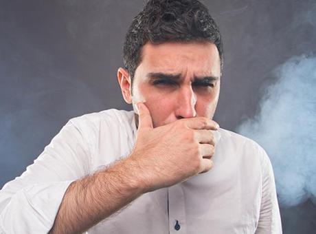 Üç haftadan uzun süren öksürüğe dikkat! Sigara içenlerde ihmale gelmez 5 belirti