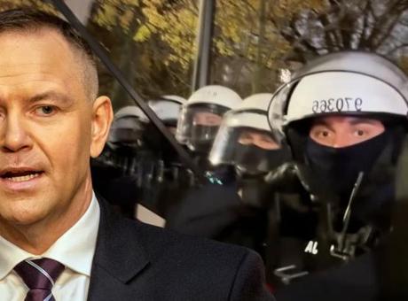 Bir Avrupa ülkesi daha karıştı! Cumhurbaşkanı ülkede yokken Anayasa Mahkemesini polis bastı