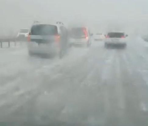 Son dakika... Bursada hayat felç oldu Fırtına, dolu, sel... Meteorolojiden peş peşe uyarılar