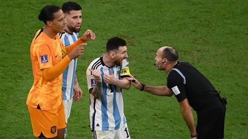 Arjantinli hakemin kararları sonrası Pepe çılgına döndü: Dünya Kupasını Arjantine versinler