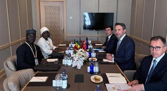 Bakan Bayraktar Senegalli mevkidaşı ile görüştü