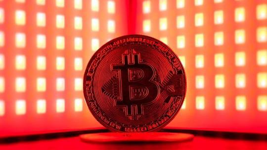 Bitcoin mayıstan beri en düşük seviyesinde