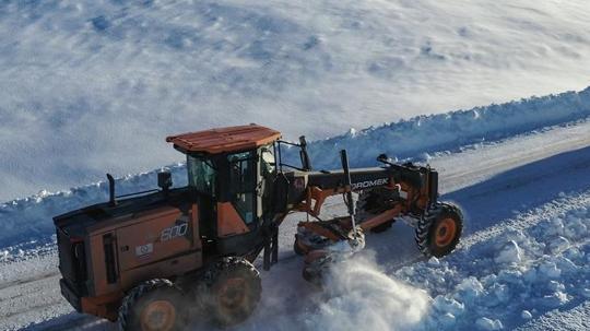 Ulaşımda kar nöbeti başladı! Bakan Uraloğlu: 18 bin 407 personel görev başında