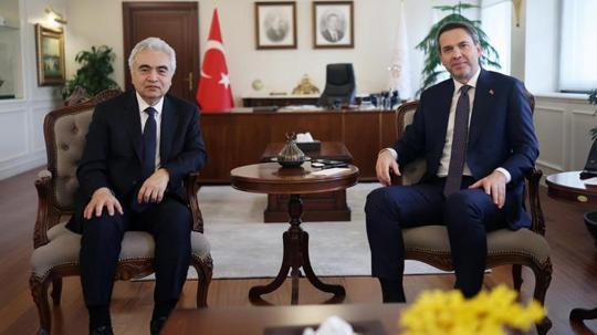 Bakan Bayraktar, IEA Başkanı Birol ile görüştü