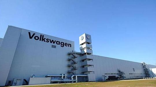 Volkswagen'de kriz sürüyor! Çalışanlardan 'Ocak ayında greve gideriz' tehdidi