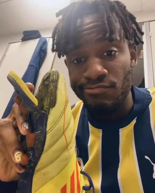 Batshuayiden Dinamo Kiev maçı sonrası paylaşım: Gol atamamamın nedeni