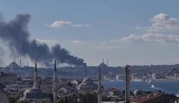Son dakika... İstanbul Çapa Tıp Fakültesi Hastanesi inşaatında yangın