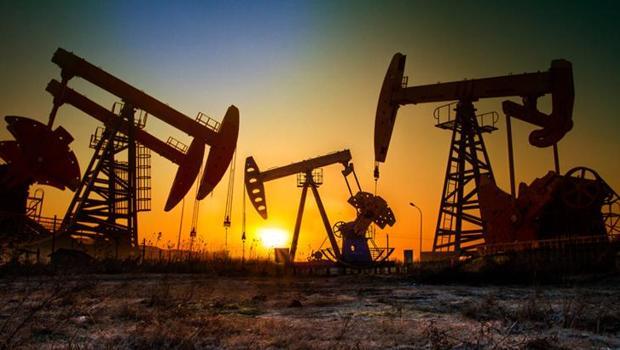 ABD`nin ticari ham petrol stokları azaldı