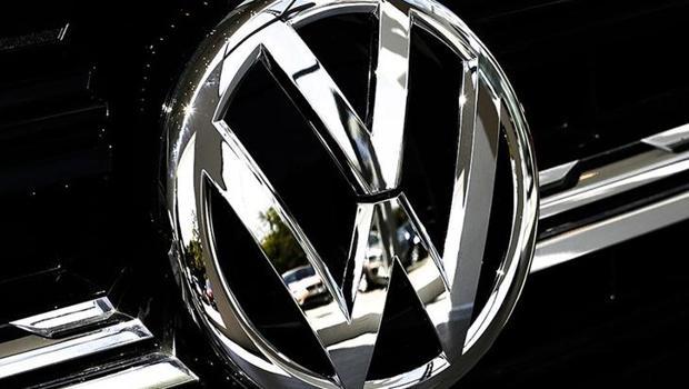 Volkswagen`in 9 fabrikasında uyarı grevi başladı