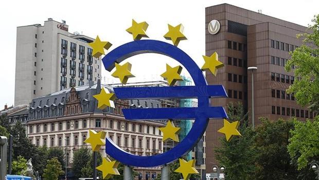 Euro Bölgesi ekonomisi daraldı