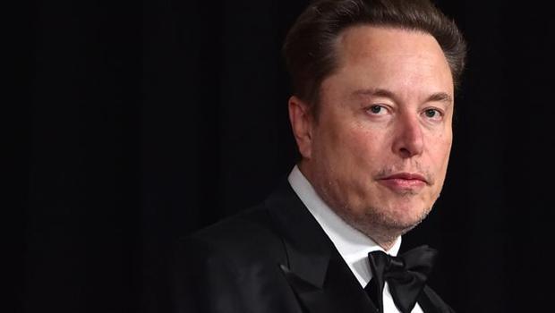 Musk`ın serveti 400 milyar doları aştı