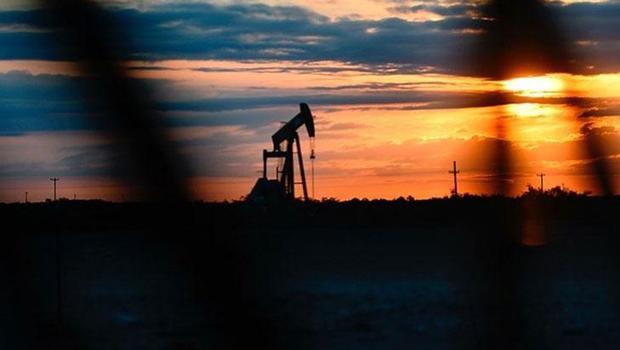Petrolde tatil dolayısıyla işlemlere ara verildi