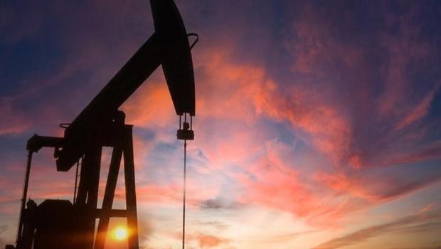 ABD`nin ticari ham petrol stokları azaldı