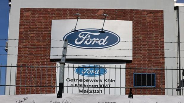 Almanya`da Ford fabrikası işçileri greve gitti
