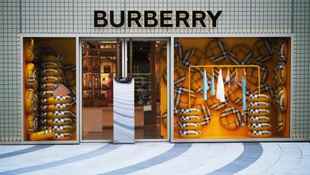 Burberry, 1700 kişiyi işten çıkarmayı planlıyor