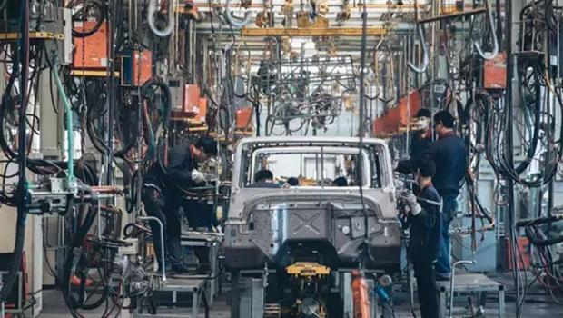 Çin`de sanayi şirketlerinin karı azaldı