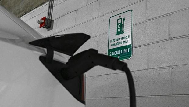 Dünyada elektrikli araç satışları yükseldi