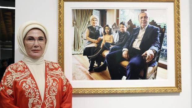 Emine Erdoğan, Vakıfbank Sanat Galerisi'nin açılışına katıldı!