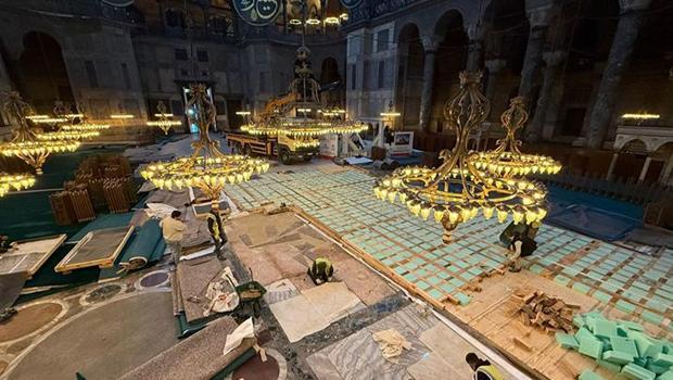 Ayasofya’ya 'kamyon iddiaları'na yanıt! Fotoğraflar paylaşıldı