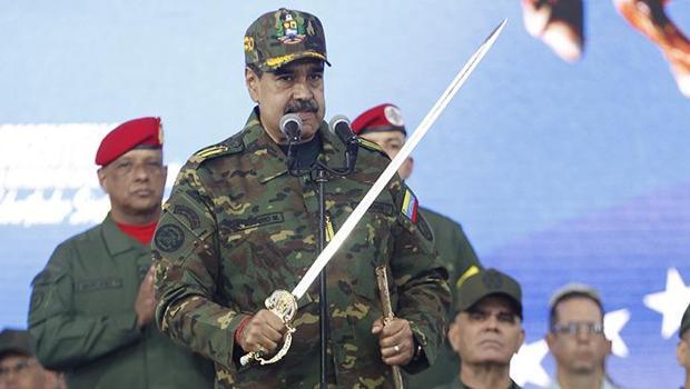 Venezuela lideri Maduro, ABD’nin B-52’lerine karşı kılıç çekti! ‘Bizi asla yenemezler’