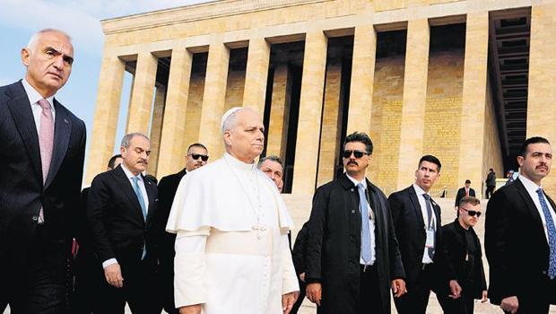 Papa 14. Leo Anıtkabir’i ziyaret etti