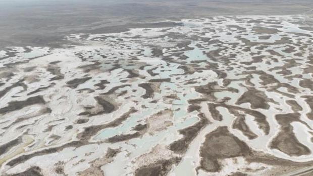 Türkiye’nin ikinci büyük gölünde kırmızı alarm! Sular çekildi ortaya çıktı: '90 yılda yüzde 85 küçüldü'