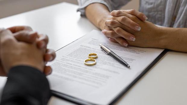 Süresiz nafaka kalkıyor mu? Gözler Meclis`e çevrildi: Evlilik süresi detayı