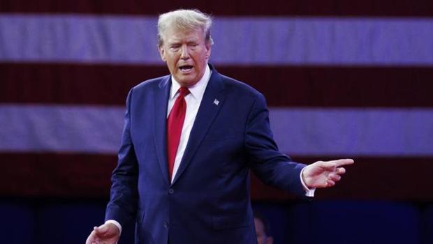 Trump`tan Fed atamalarında `otomatik imza` iddiası