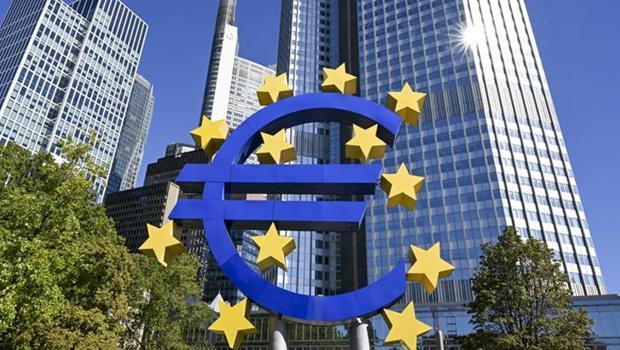 ECB için orta vadede faiz artırımları olabilir