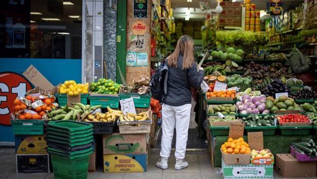 İngiltere`de tüketici harcamalarında artış yavaşladı