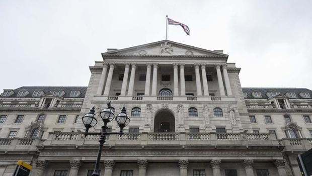İngiltere faizi değiştirmedi