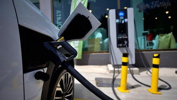 Elektrikli ve hibrit araç satışları yükseldi