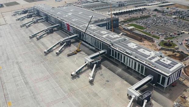 Antalya Havalimanı yeni terminal binaları bir yıldır hizmette