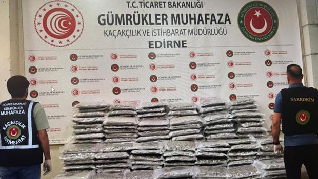 2 ayrı operasyonda 420 kilogram uyuşturucu ele geçirdi