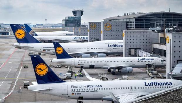 Yakıt krizi Lufthansa`yı vurdu! 20 bin uçuş iptal